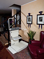 Plataforma salvaescaleras curva modelo Slim de Vertitec