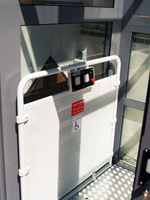 Plataforma salvaescaleras vertical modelo A28 instalada en una casa particular en Orihuela (Alicante)