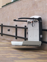 Plataforma salvaescaleras modelo V65 instalada en un Geritrico de Falset (Tarragona)