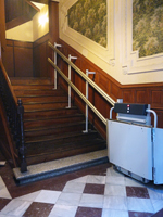 Plataforma salvaescaleras recta modelo Logic de Vertitec