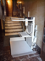 Plataforma salvaescaleras recta modelo Logic de Vertitec