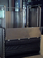 Plataforma salvaescaleras vertical modelo Silver instalada en una comunidad de vecinos de Barcelona2.