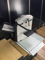 Plataforma salvaescaleras recta modelo V64 de Vertitec