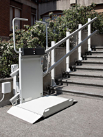 Plataforma salvaescaleras recta modelo Logic de Vertitec