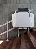 Plataforma salvaescaleras recta modelo Logic de Vertitec