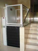 Plataforma salvaescaleras vertical modelo Izaro de Vertitec